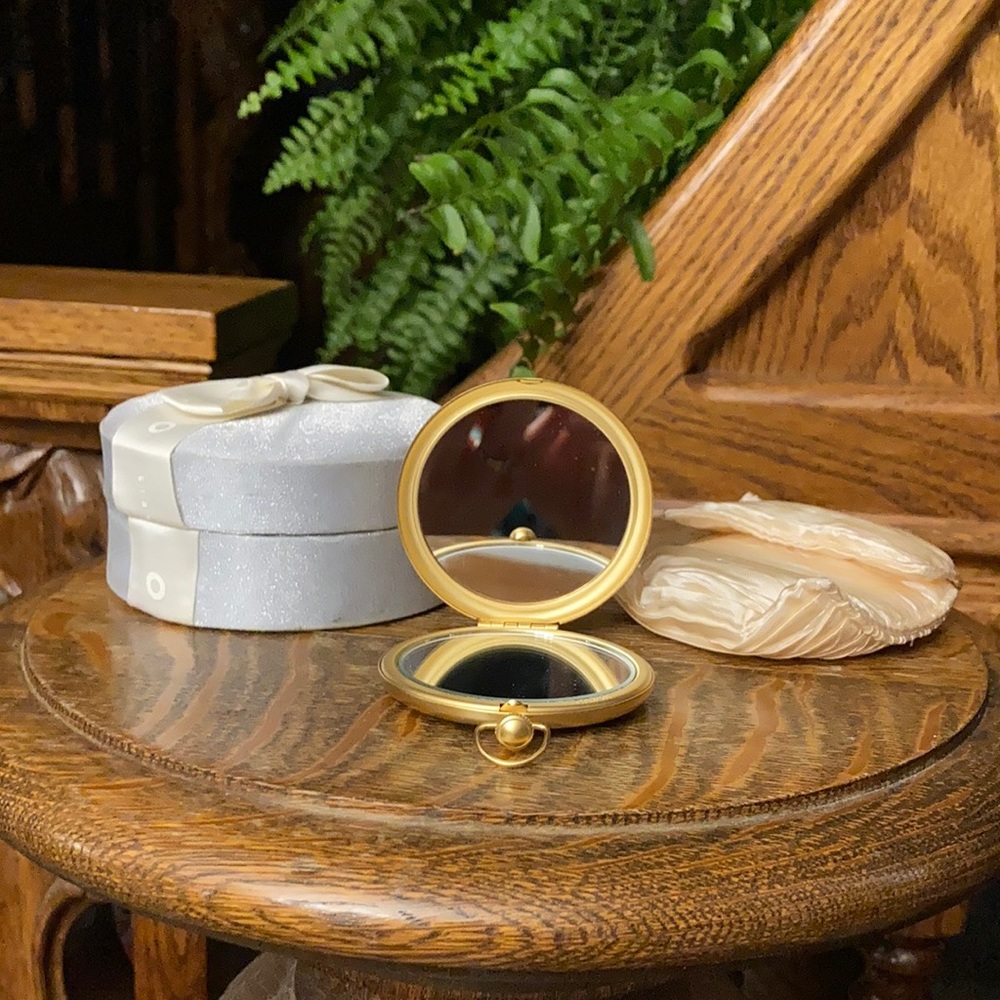 Caron compact mirror with dust bag & original fancy round box. 20+ years old.